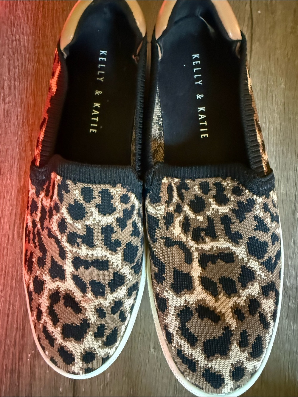 Kelly & Katie Leopard-Print Slip-On Flats in Black and Brown 8.5